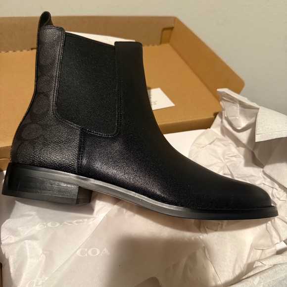 New COACH  Meredith Bootie In Signature Canvas Black/Charcoal - Picture 1 of 7